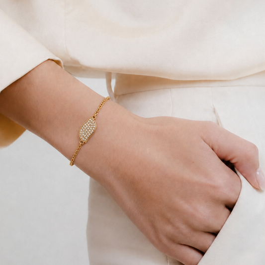 LeafGlow Gold Bracelet